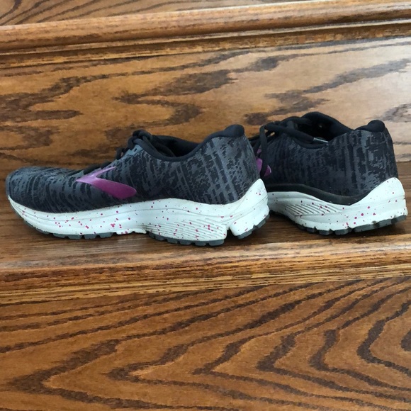 Brooks sneakers - Picture 2 of 2